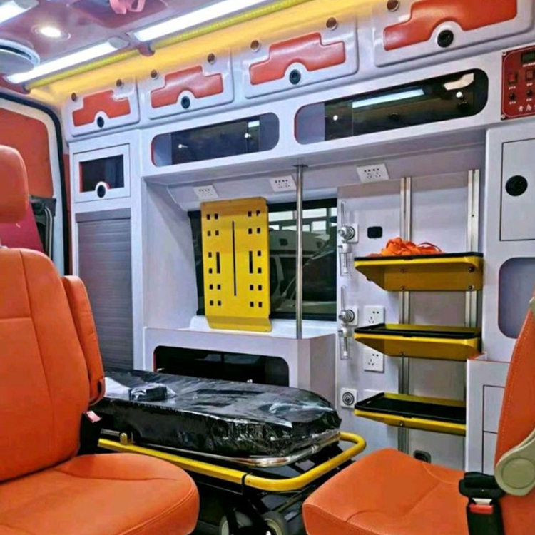 召陵长途救护车护送病人租赁价格